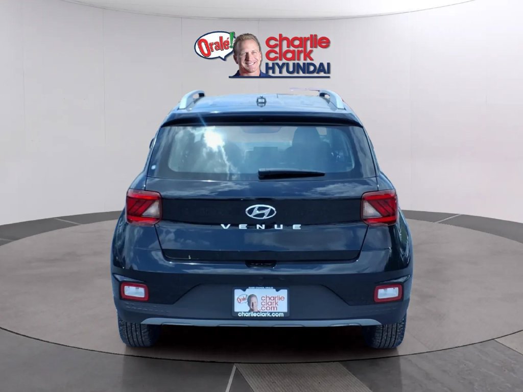 New 2026 Hyundai Venue SEL FWD image 4