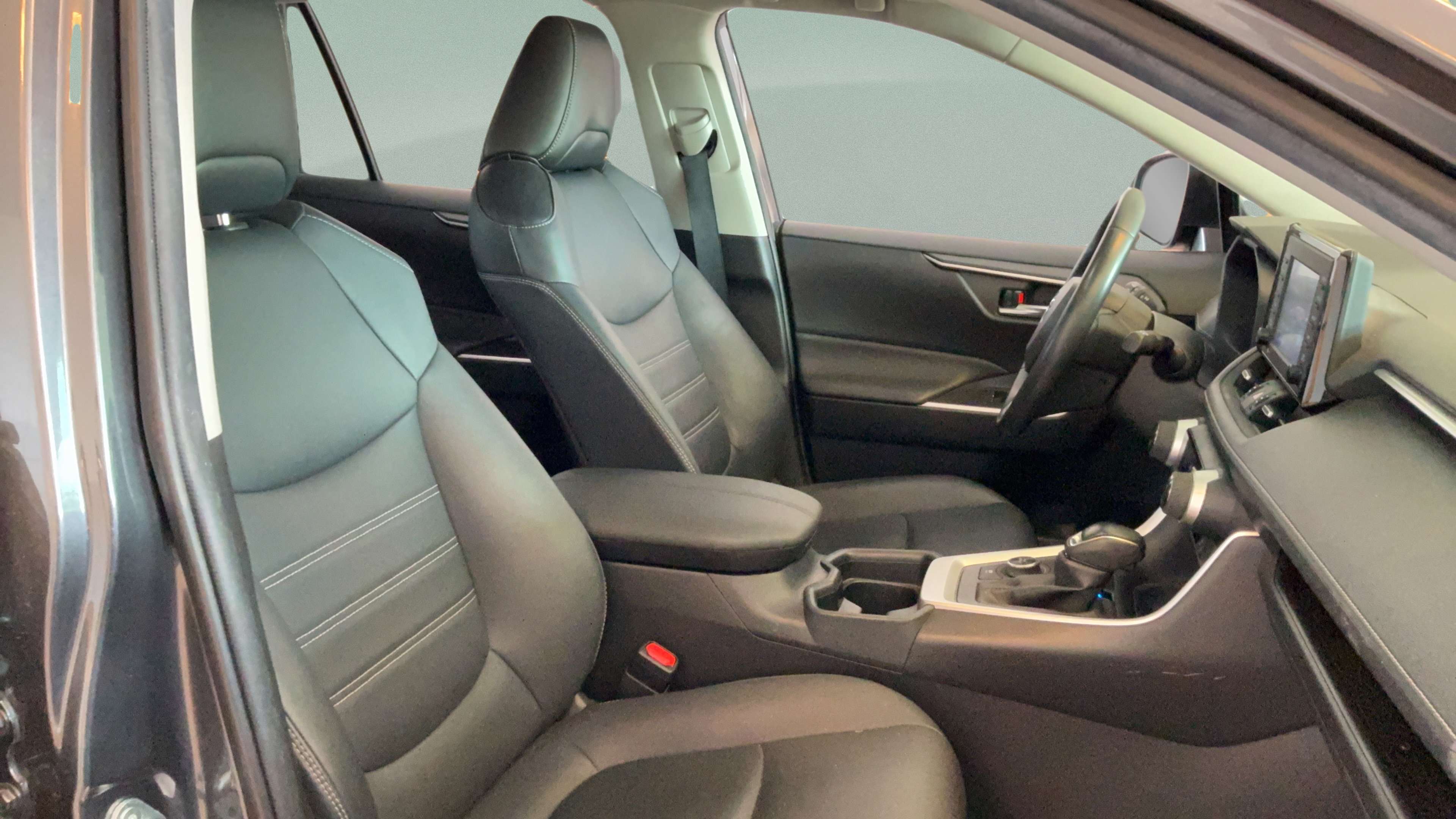 Certified 2021 Toyota RAV4 XLE Premium AWD/4WD image 39