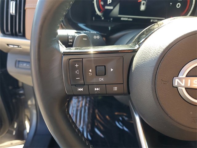 Used 2023 Nissan Pathfinder Platinum image 16