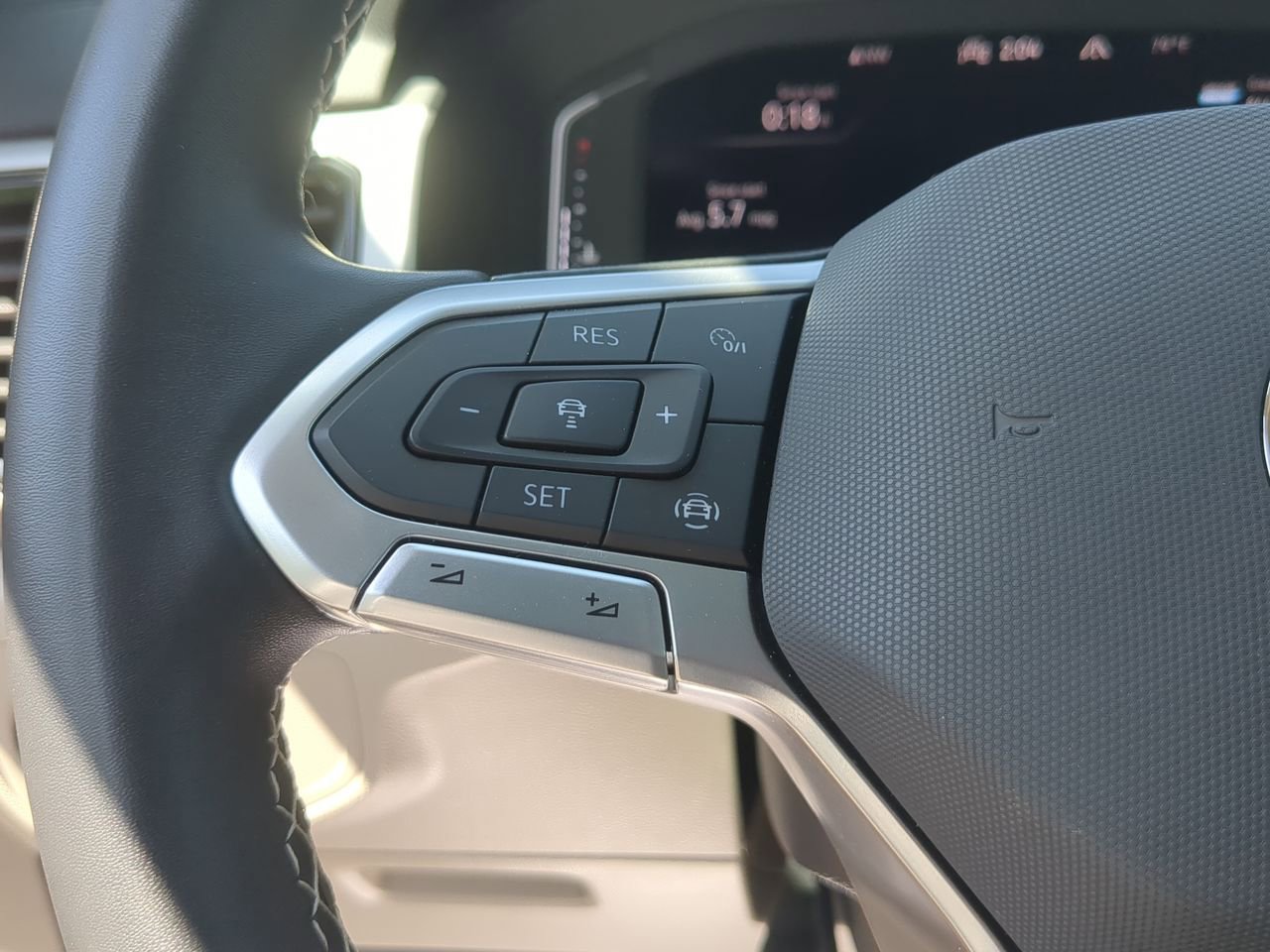 Used 2022 Volkswagen Atlas SE AWD/4WD image 34