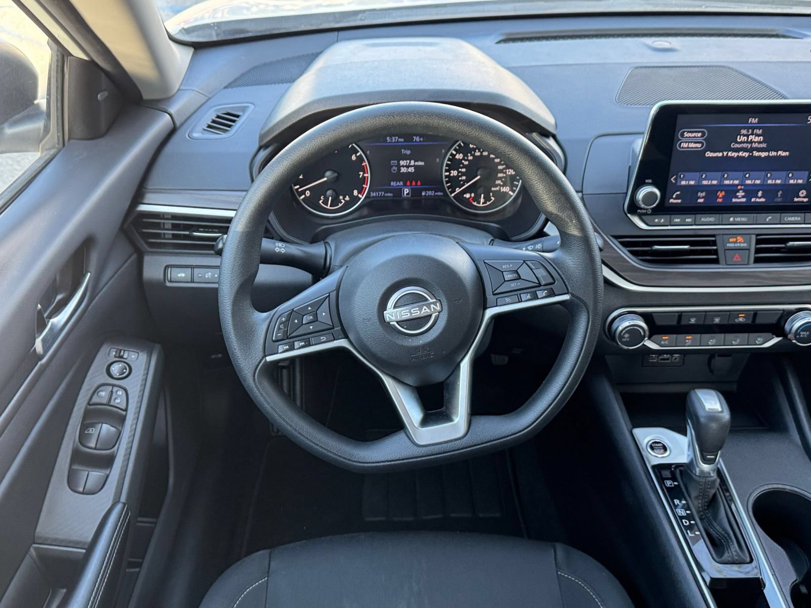 Used 2025 Nissan Altima 2.5 SV FWD image 28