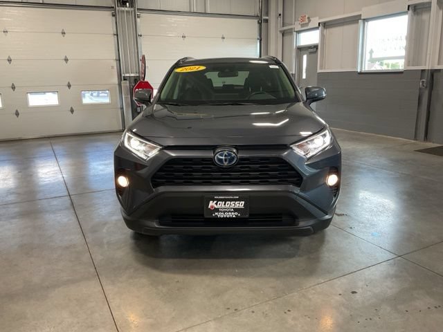 Used 2021 Toyota RAV4 XLE w/ Convenience Package AWD/4WD image 2
