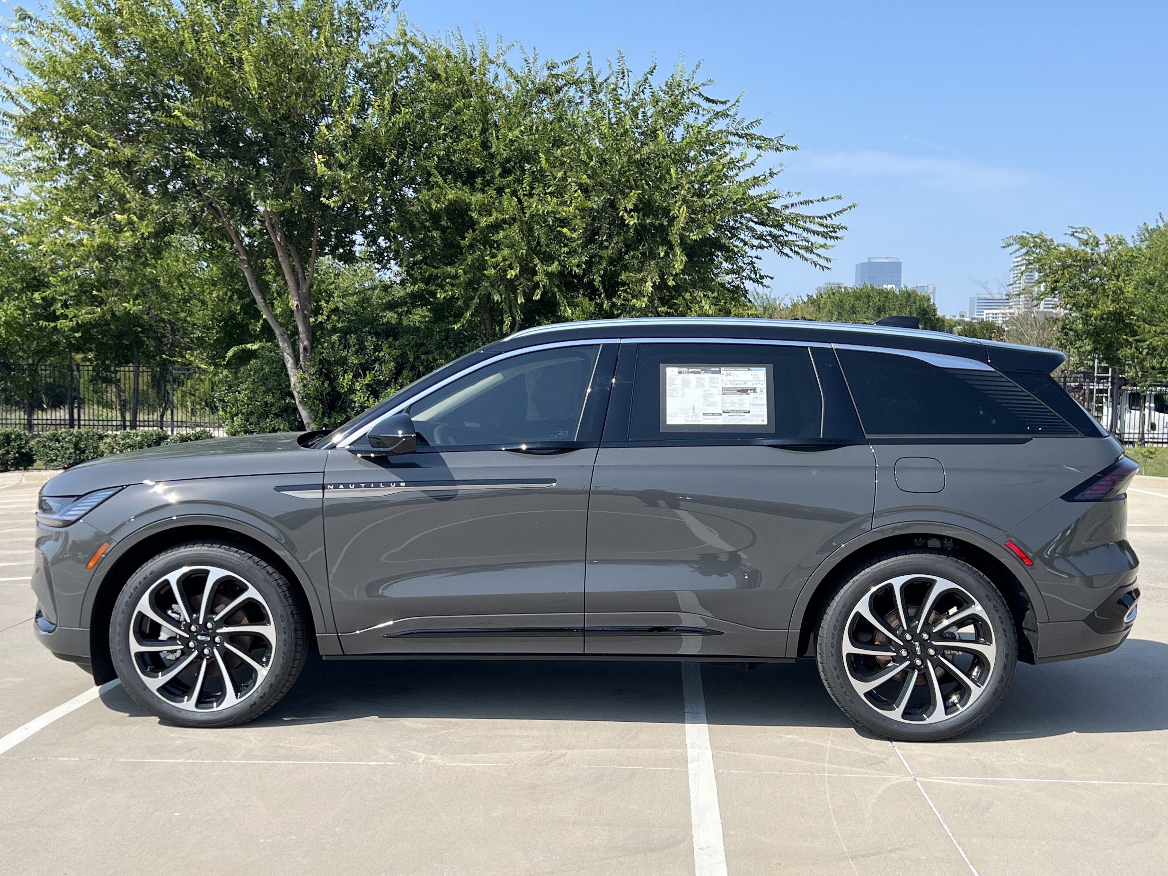 New 2025 Lincoln Nautilus Black Label image 4