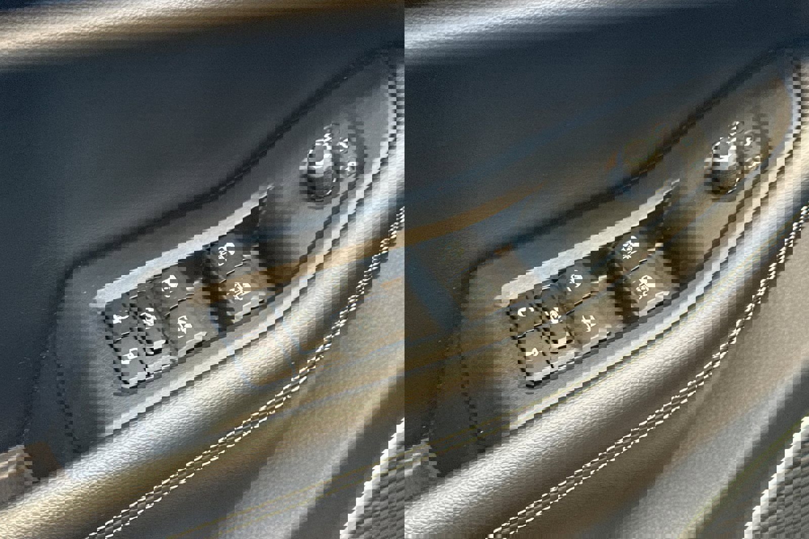 Used 2021 Jeep Grand Cherokee L Laredo w/ Luxury Tech Group I image 12