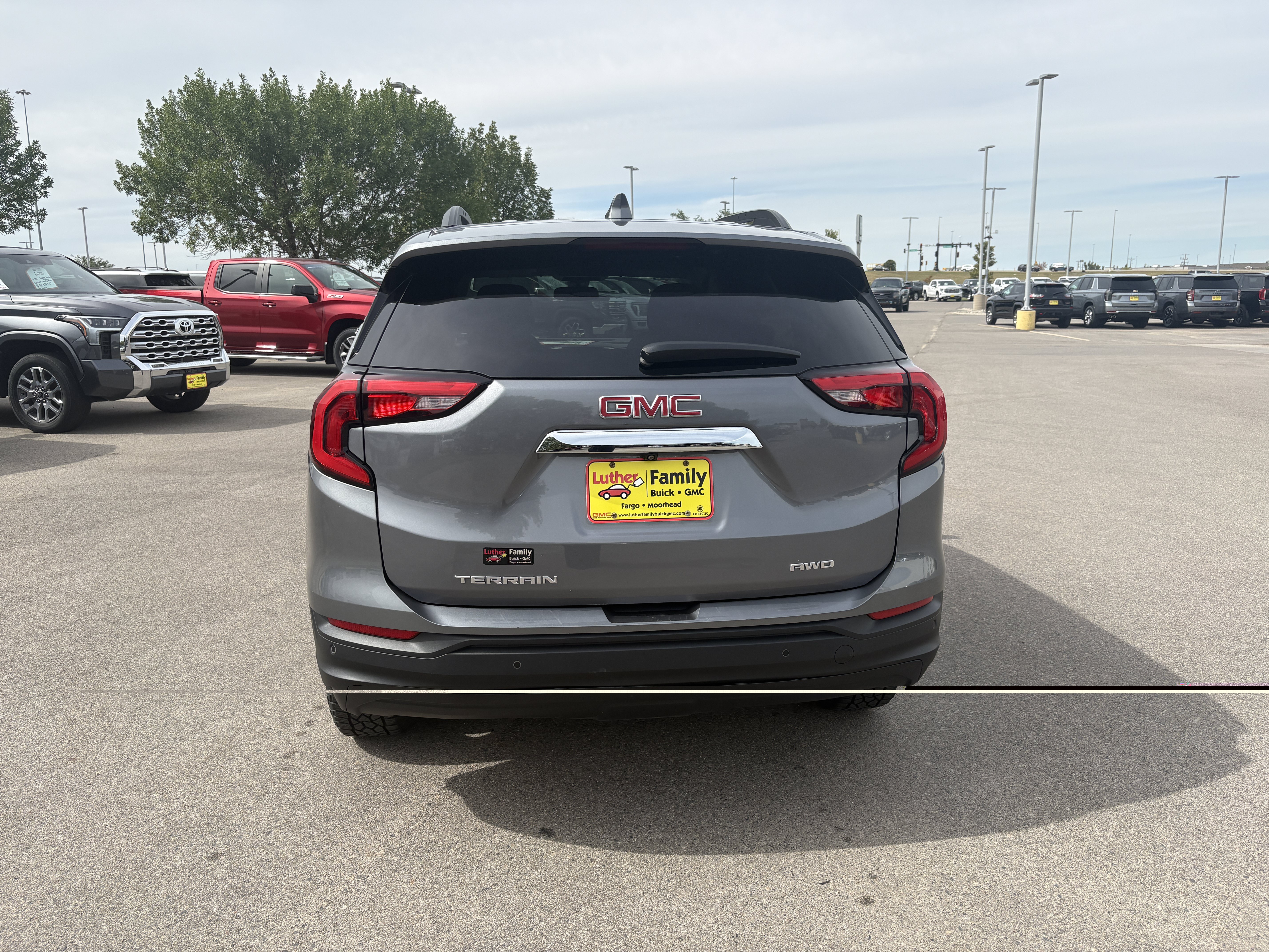 Used 2021 GMC Terrain SLE w/ Driver Convenience Package AWD/4WD image 5