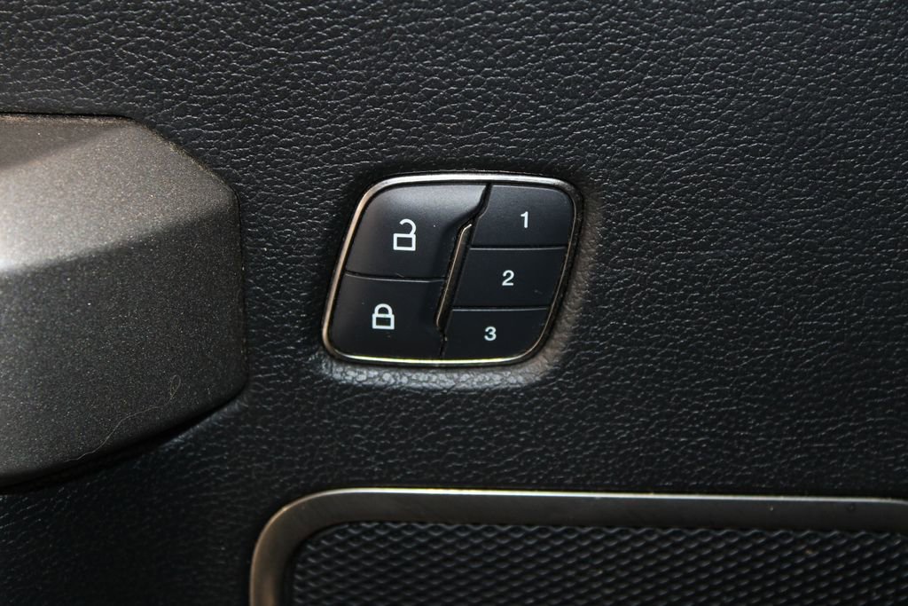 Used 2017 Ford F150 Raptor w/ Equipment Group 802A Luxury image 41