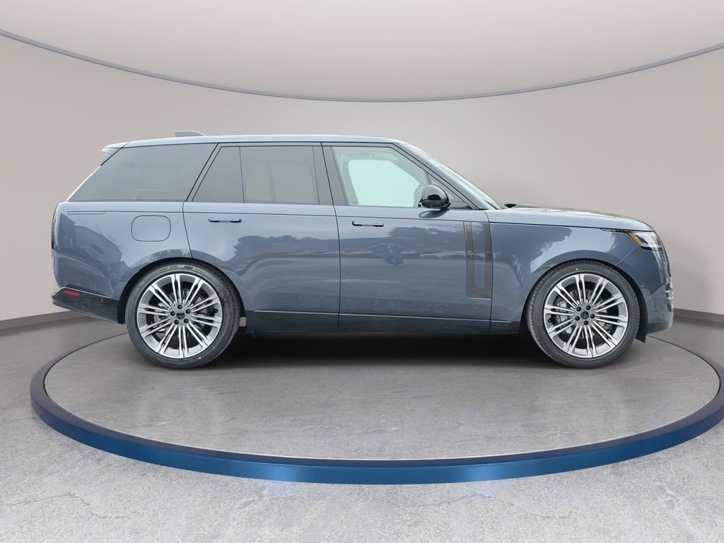 New 2026 Land Rover Range Rover SE image 4