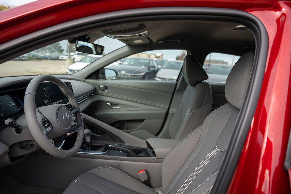New 2025 Hyundai Elantra Sport image 19