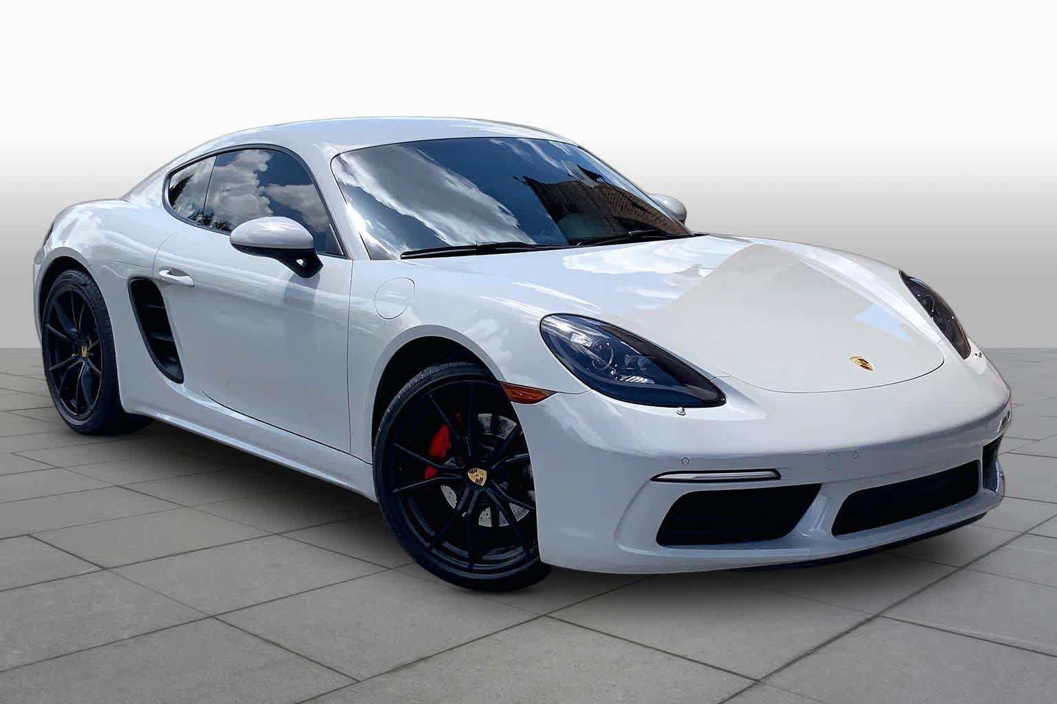 Used 2021 Porsche 718 Cayman RWD image 3