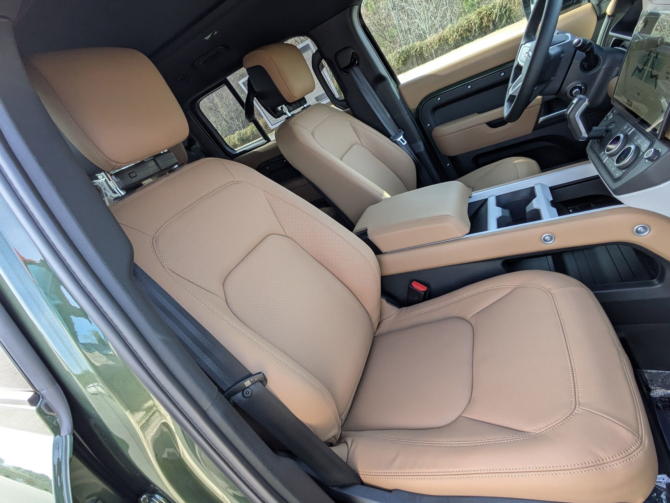 New 2026 Land Rover Defender 130 X-Dynamic SE image 31