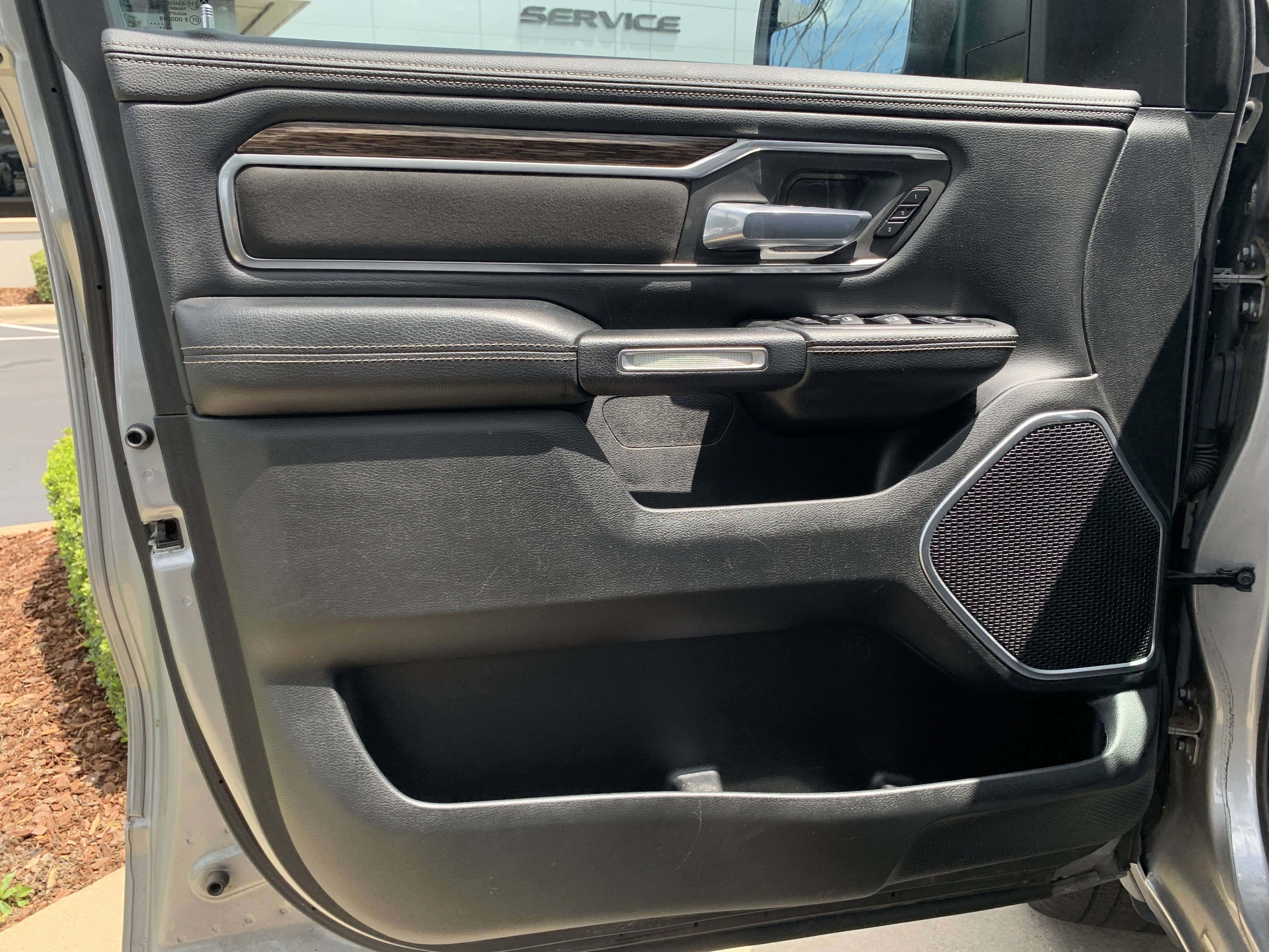 Used 2020 RAM 1500 Laramie AWD/4WD image 14