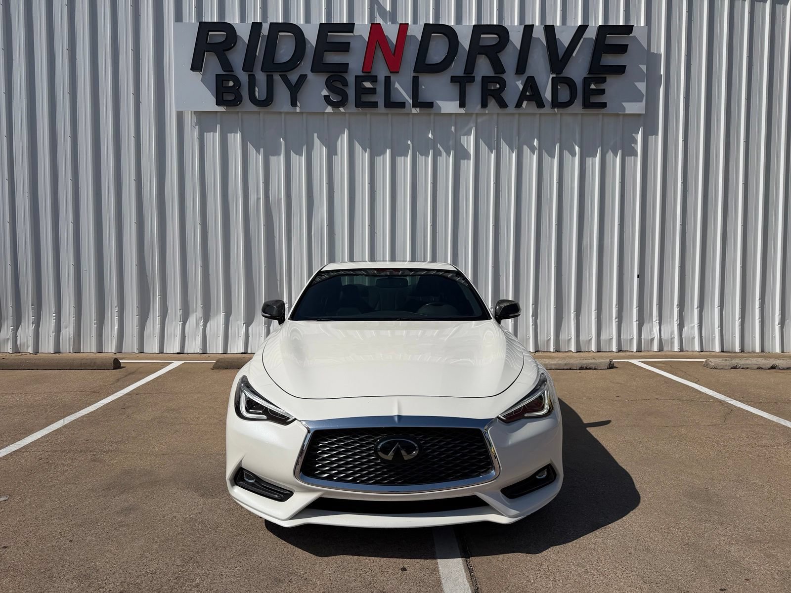 Used 2019 INFINITI Q60 Red Sport 400 w/ Carbon Fiber Package RWD image 10