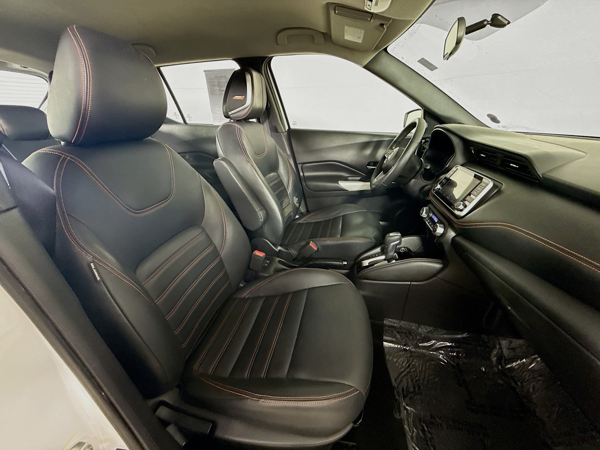 Used 2019 Nissan Kicks SR w/ SR Premium Package FWD image 34