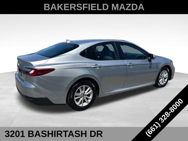 Used 2025 Toyota Camry LE FWD image 5