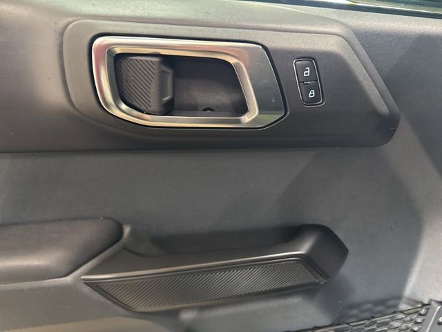Used 2025 Ford Bronco Outer Banks image 18