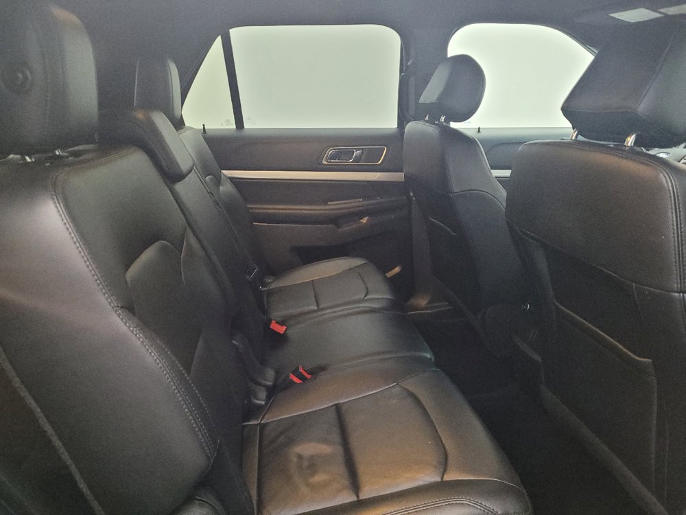 Used 2016 Ford Explorer XLT w/ Equipment Group 202A AWD/4WD image 19