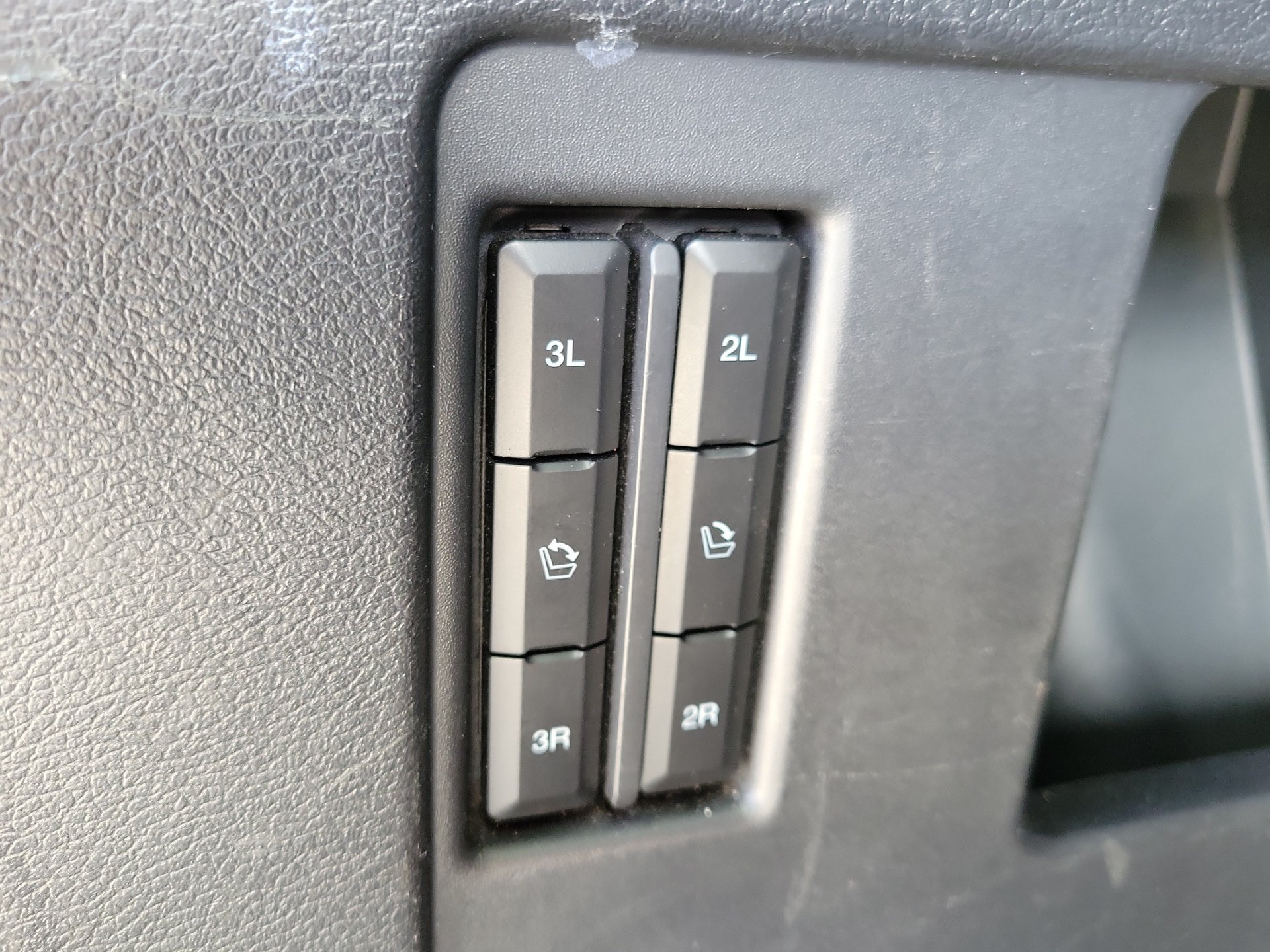 Used 2024 Ford Expedition Limited RWD image 13