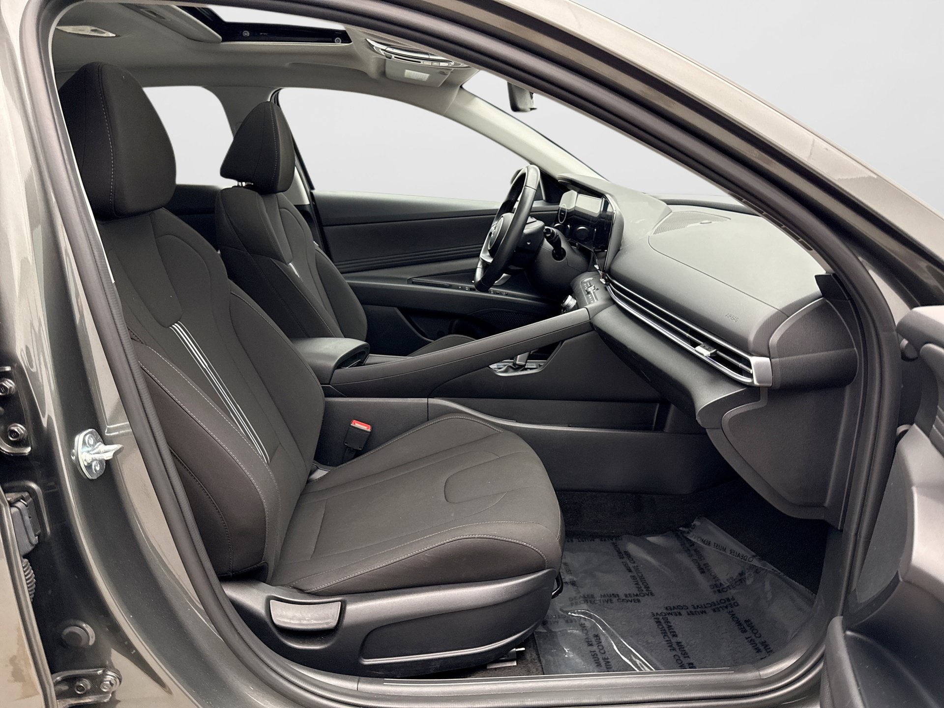 Used 2025 Hyundai Elantra SEL FWD image 9