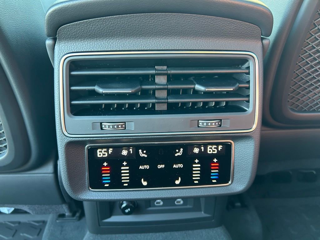 New 2026 Audi SQ8 Prestige AWD/4WD image 64