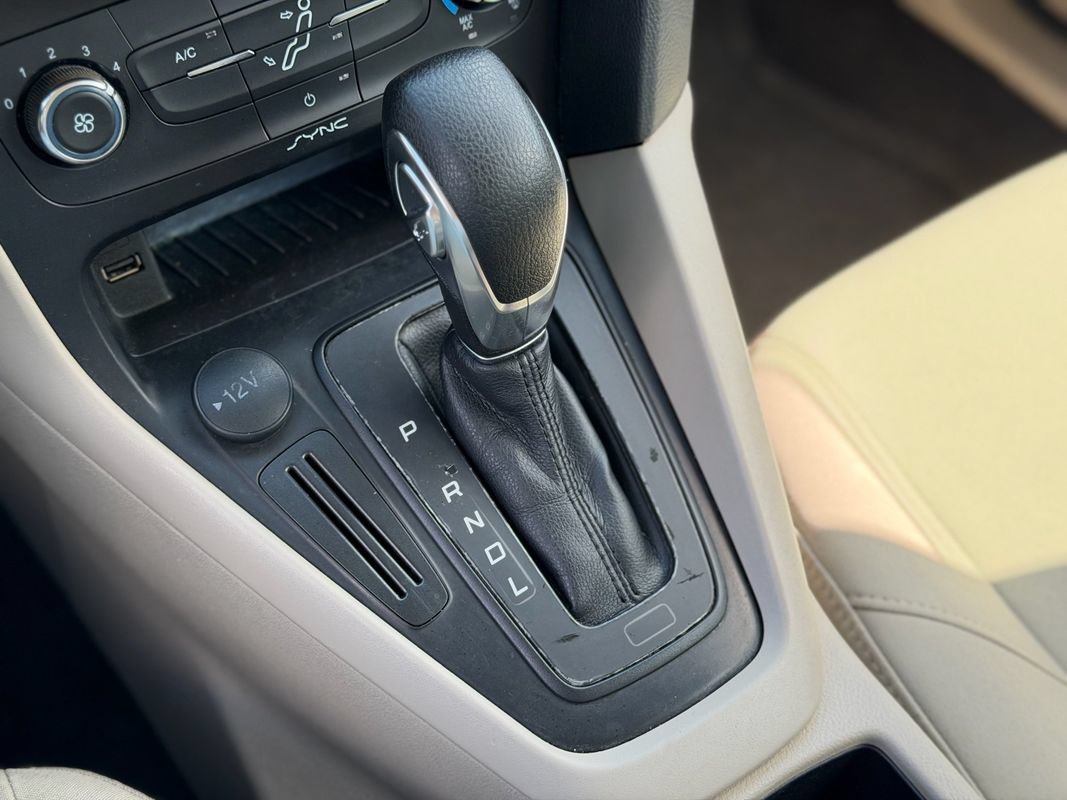 Used 2018 Ford Focus SE FWD image 19