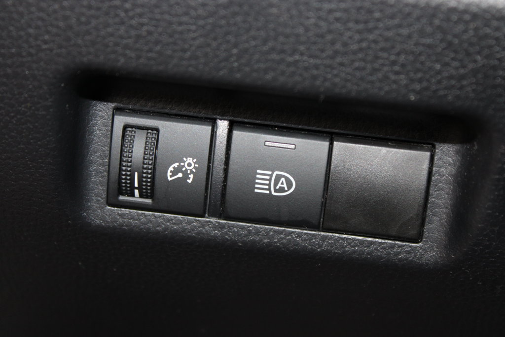 Used 2023 Toyota RAV4 XLE FWD image 40