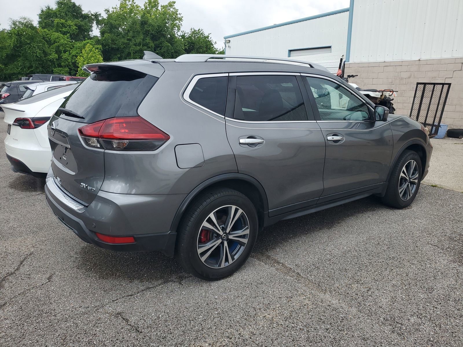 Used 2019 Nissan Rogue SV w/ Premium Package AWD/4WD image 4