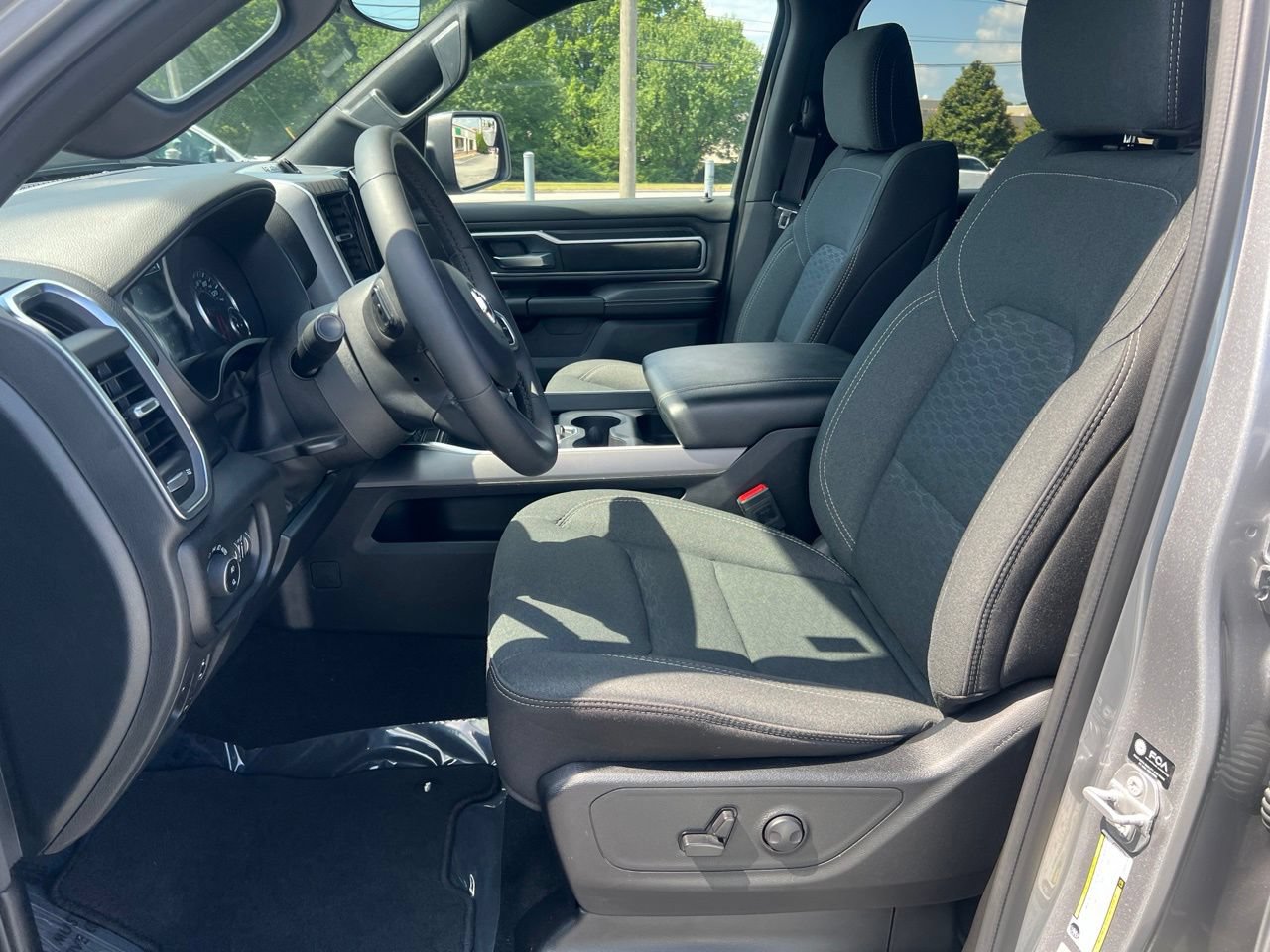Used 2025 RAM 1500 Big Horn AWD/4WD image 16