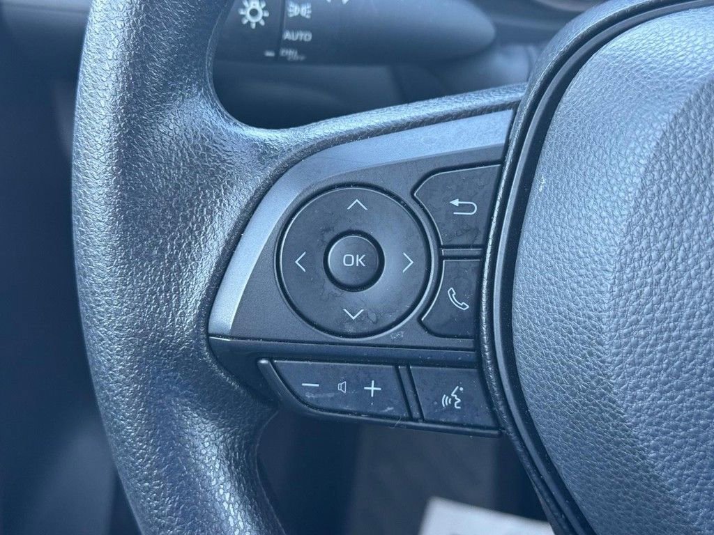 Used 2025 Toyota RAV4 XLE AWD/4WD image 17