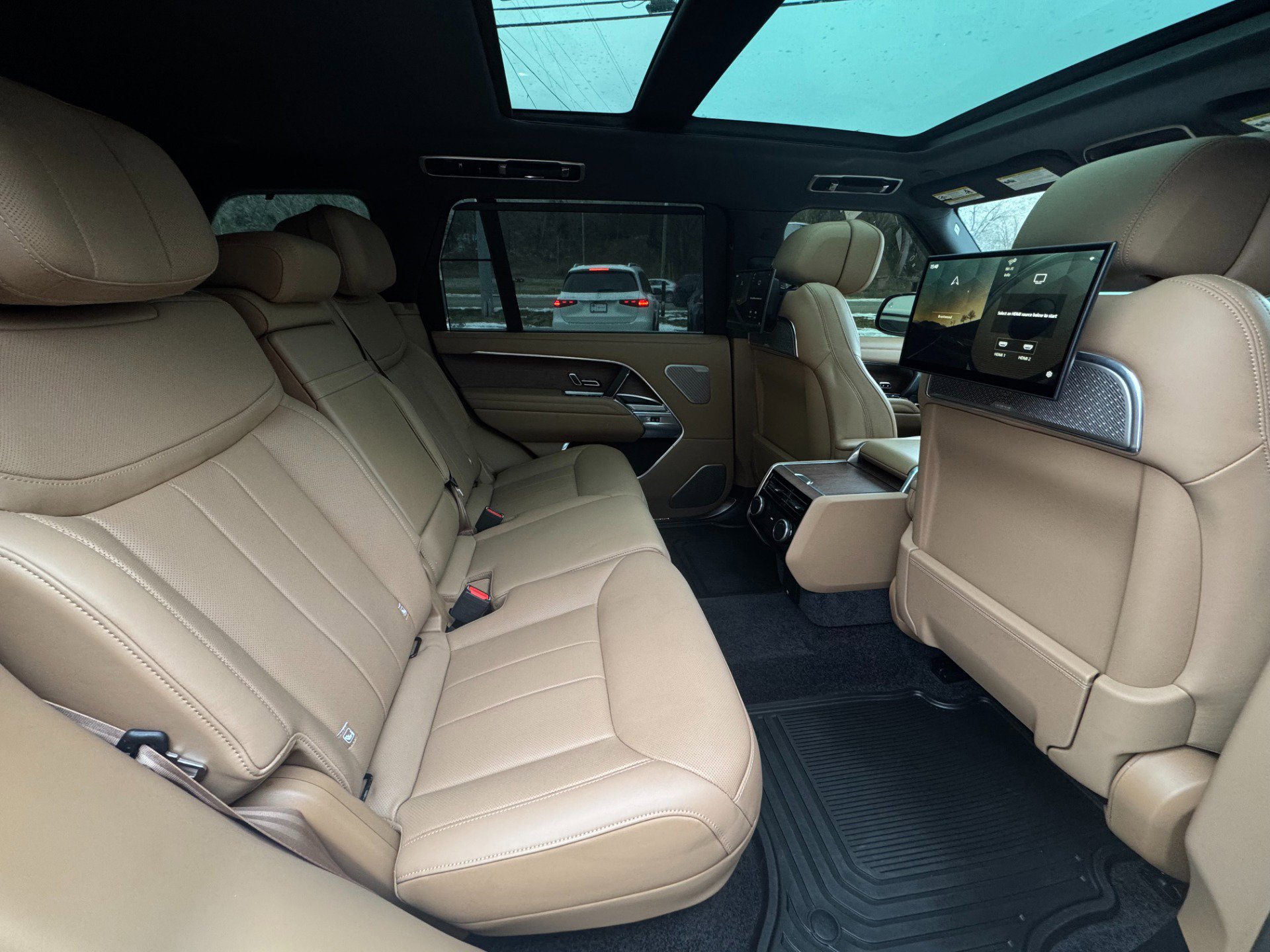 Used 2024 Land Rover Range Rover Long Wheelbase Autobiography image 33