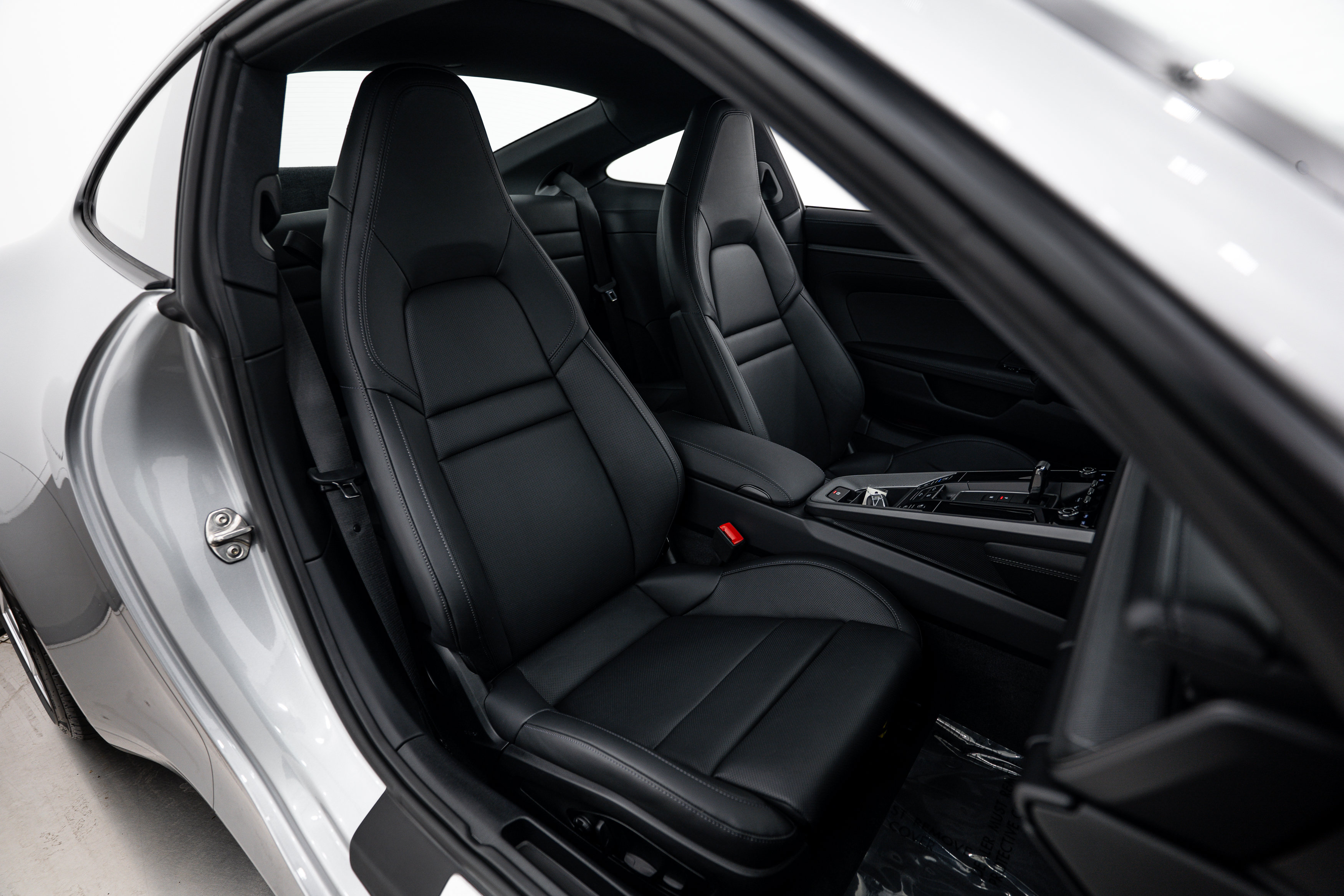 Certified 2025 Porsche 911 Carrera RWD image 16