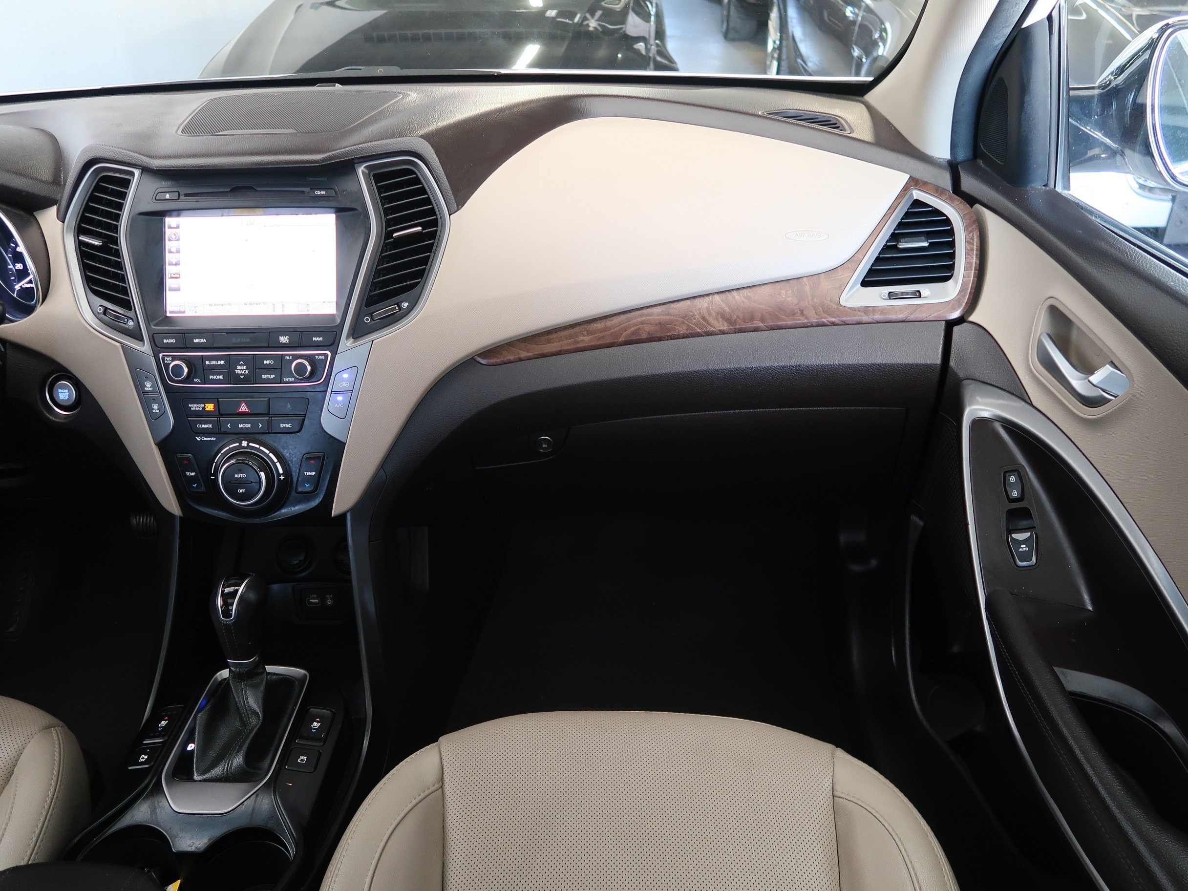 Used 2018 Hyundai Santa Fe Sport w/ 2.4L Tech Package 04 FWD image 17