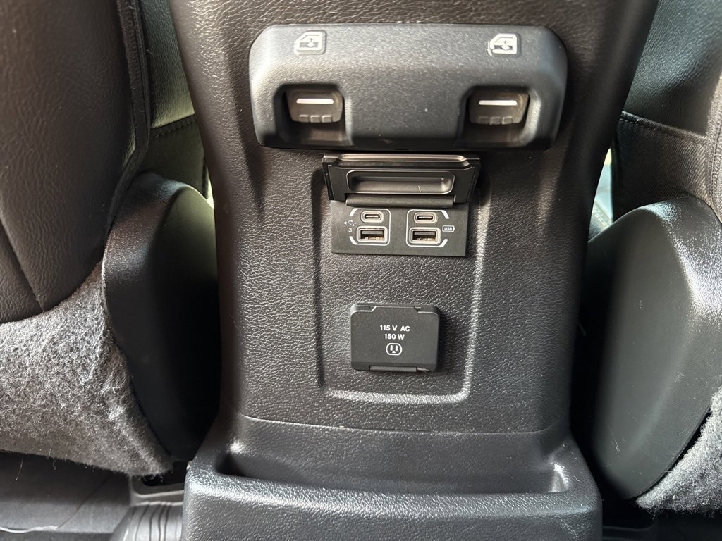 Used 2018 Jeep Wrangler Unlimited Sahara w/ Quick Order Package 24M Moab image 27