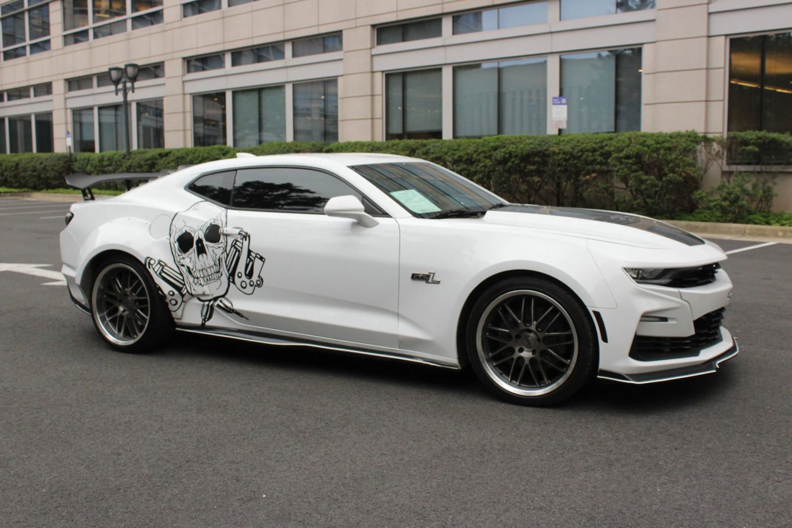 Used 2020 Chevrolet Camaro SS RWD image 2