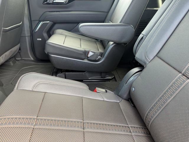 New 2026 Chevrolet Suburban High Country AWD/4WD image 19