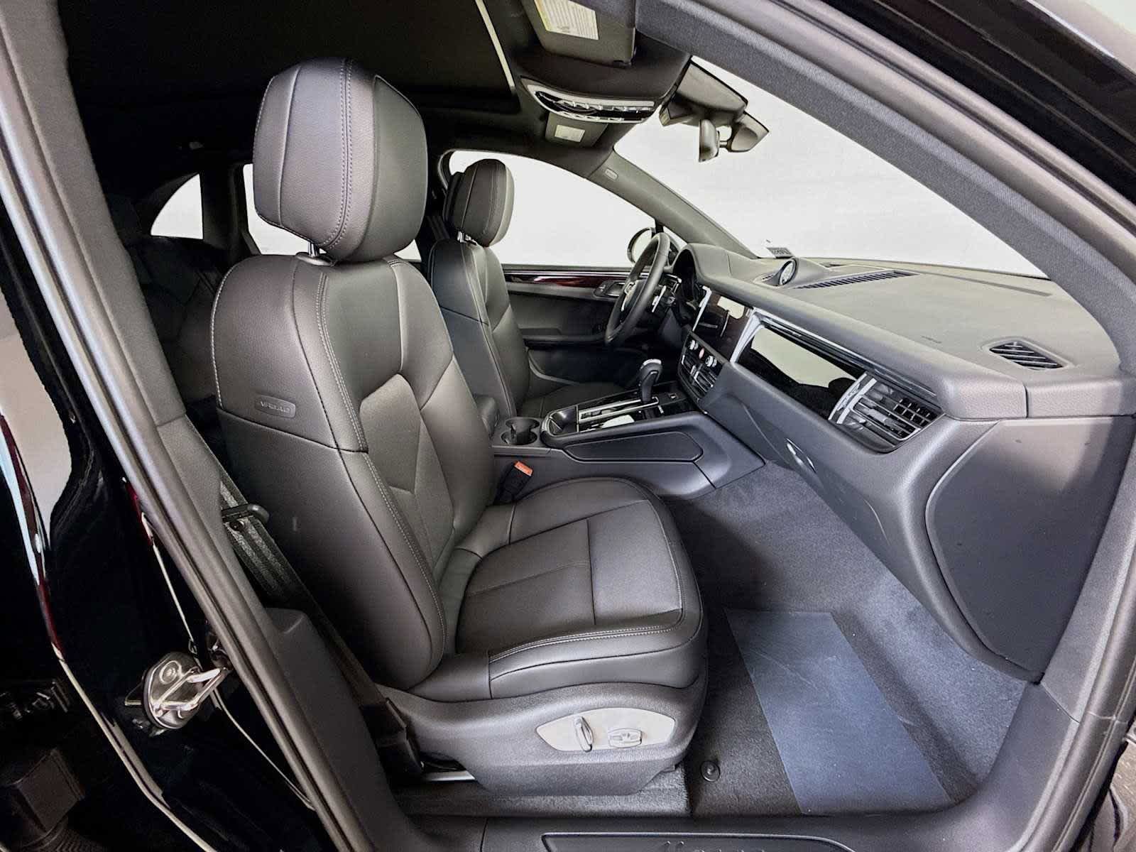New 2026 Porsche Macan AWD/4WD image 21
