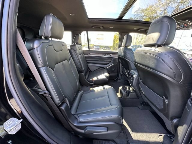 New 2025 Jeep Grand Cherokee L Overland AWD/4WD image 32