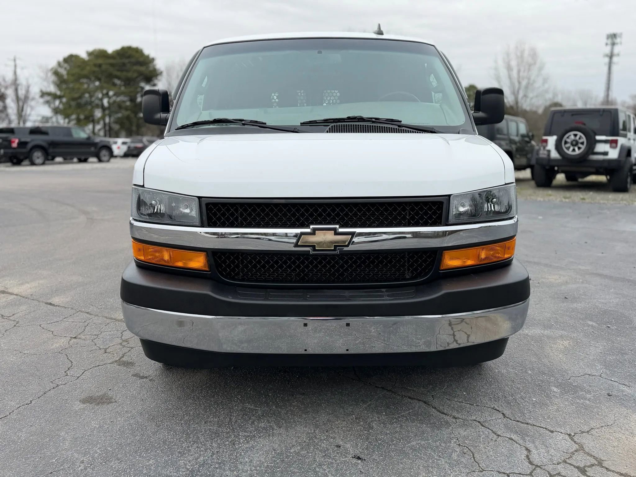 Used 2020 Chevrolet Express 2500 w/ Driver Convenience Package image 4