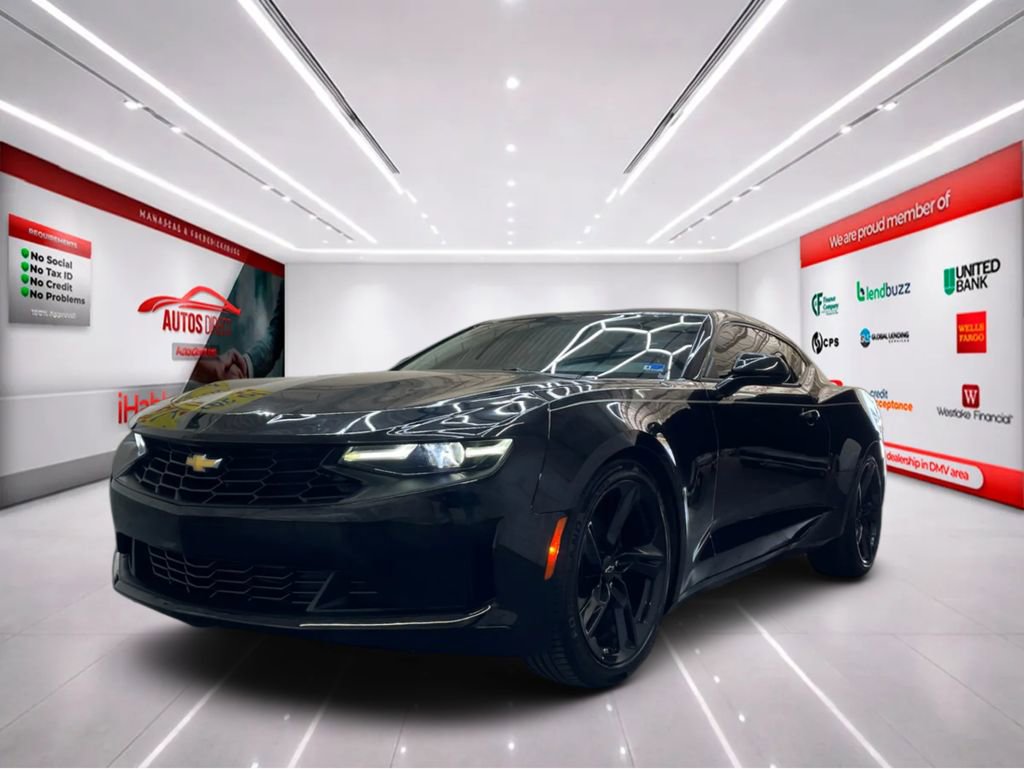 Used 2022 Chevrolet Camaro LT RWD image 4