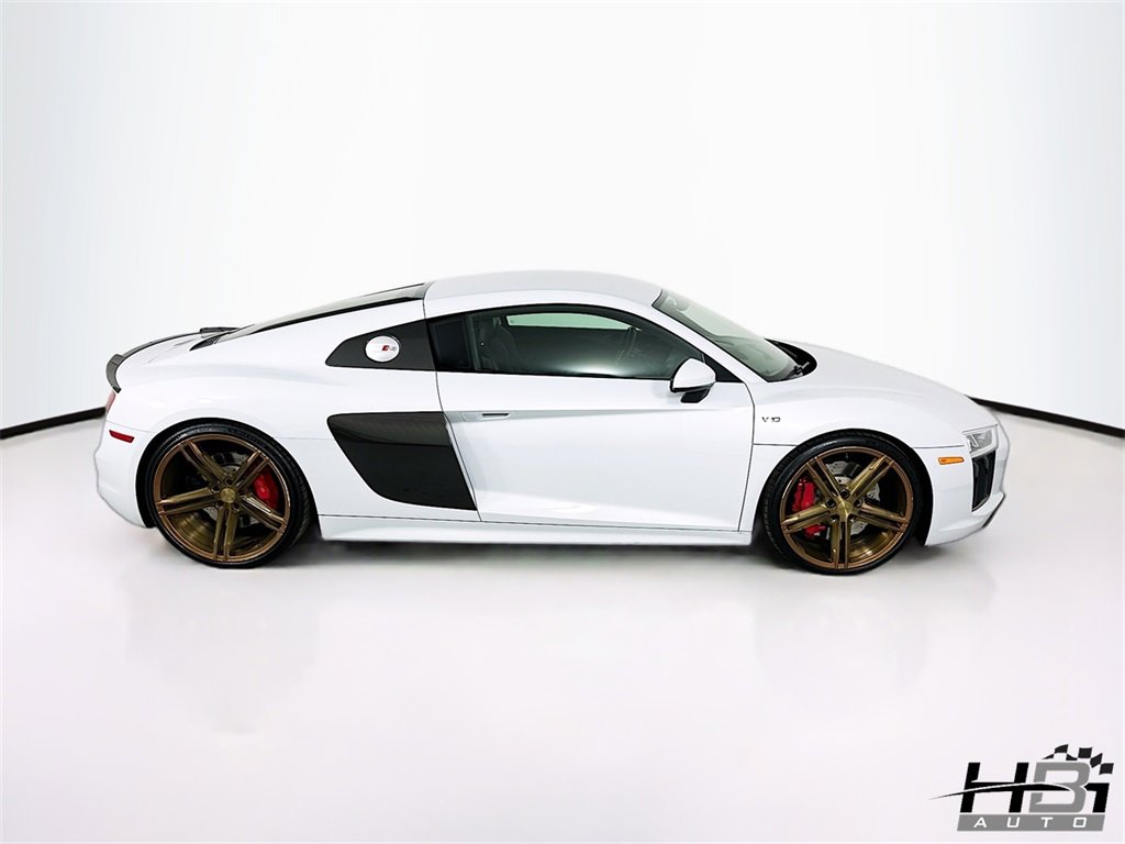Used 2017 Audi R8 V10 image 5