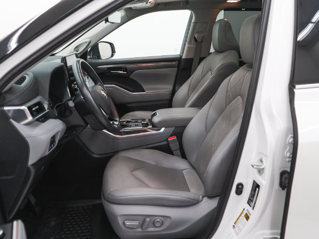 Used 2021 Toyota Highlander Platinum AWD/4WD image 38