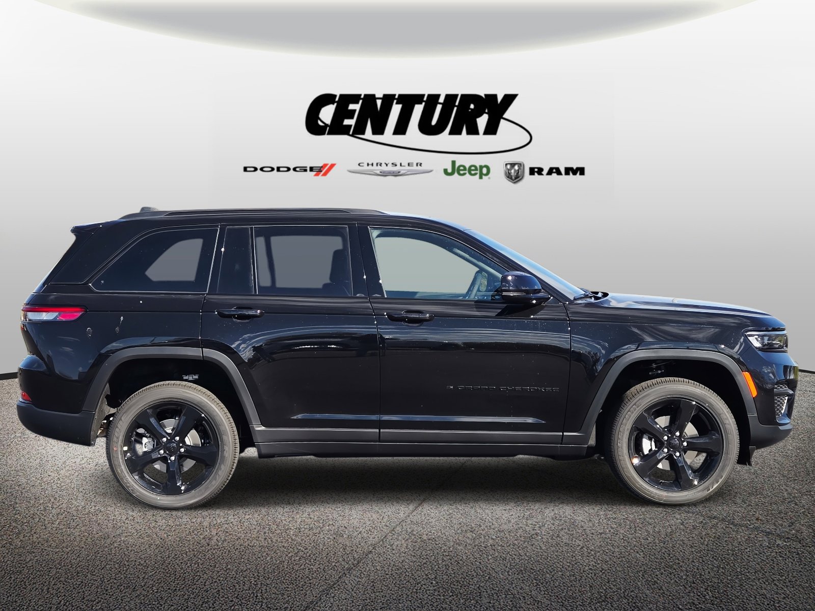 New 2025 Jeep Grand Cherokee Altitude image 2