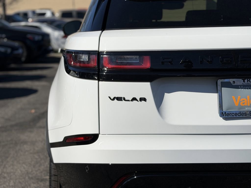 Used 2022 Land Rover Range Rover Velar R-Dynamic S image 11