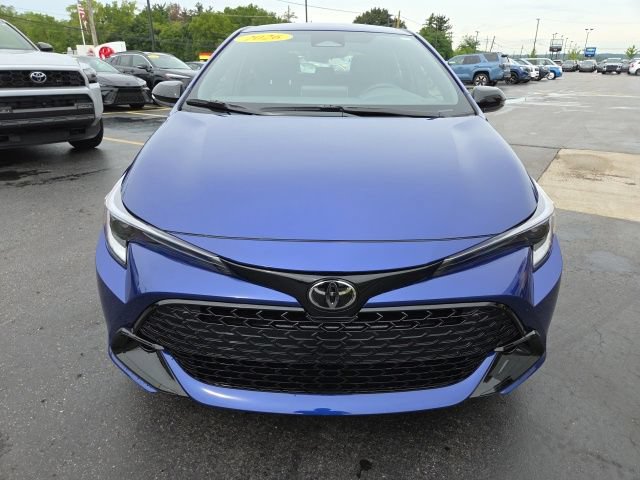 Used 2026 Toyota Corolla SE FWD image 2
