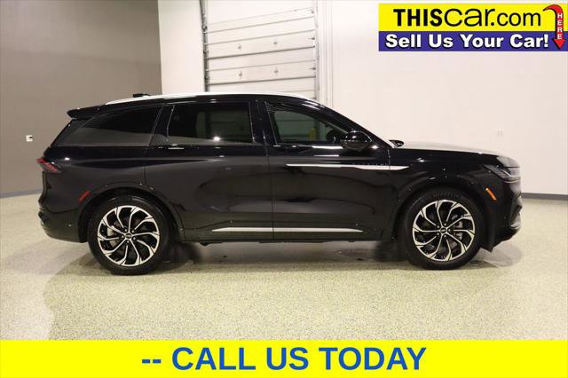 Used 2024 Lincoln Nautilus Reserve w/ Equipment Group 202A image 8