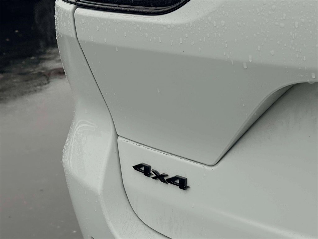 Used 2024 Jeep Grand Cherokee Altitude image 9