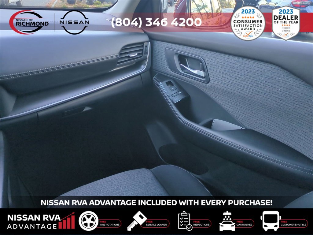 Used 2023 Nissan Rogue SV image 17
