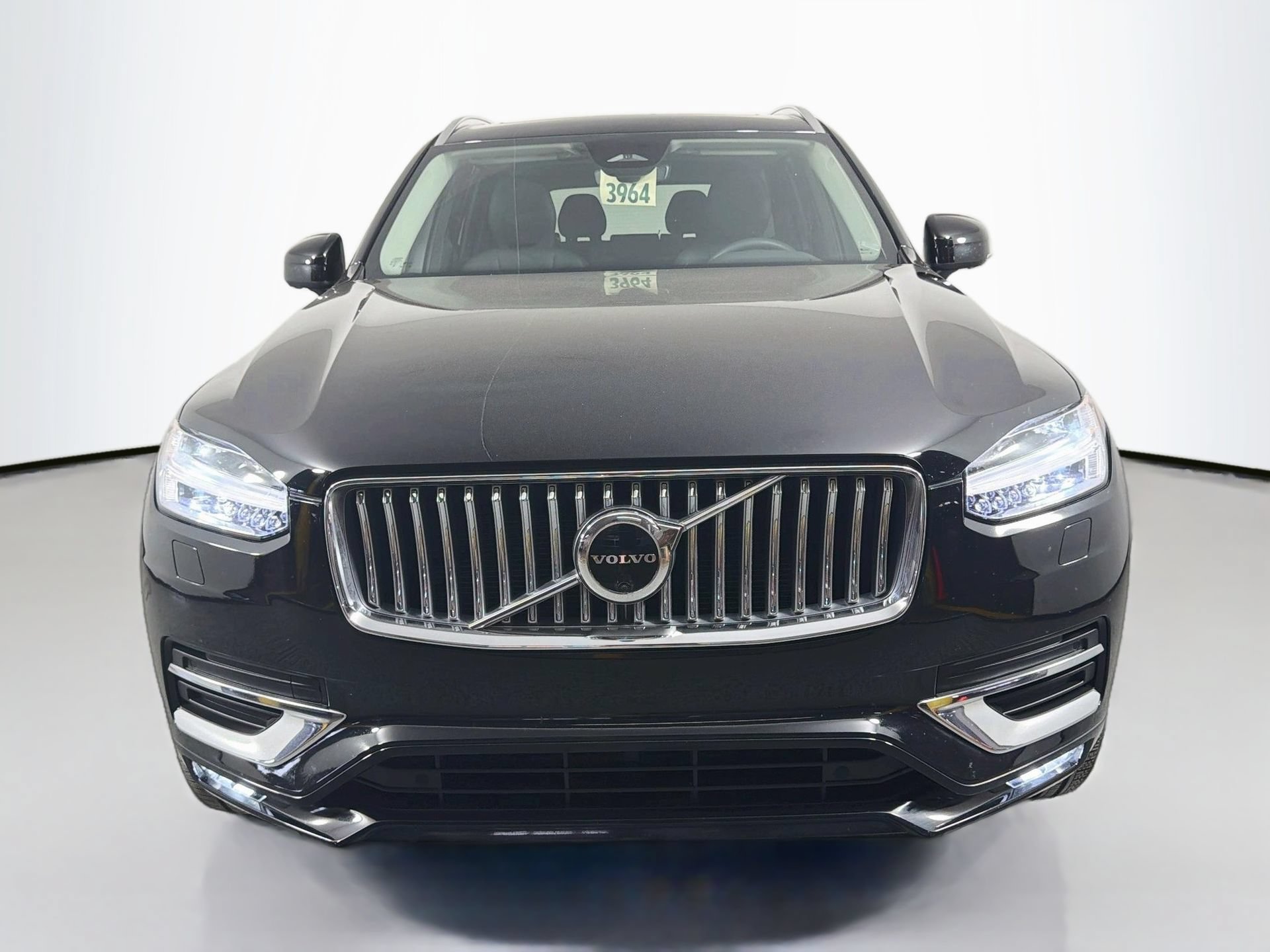 Certified 2024 Volvo XC90 B5 Plus AWD/4WD image 2