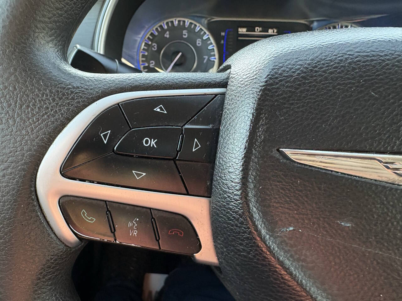 Used 2015 Chrysler 200 Limited FWD image 26