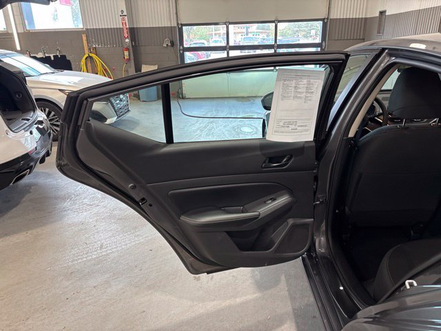 Used 2024 Nissan Altima 2.5 SV FWD image 11