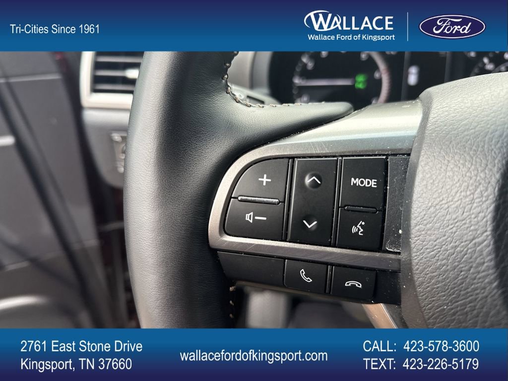Used 2022 Lexus GX 460 Premium w/ Accessory Package image 19